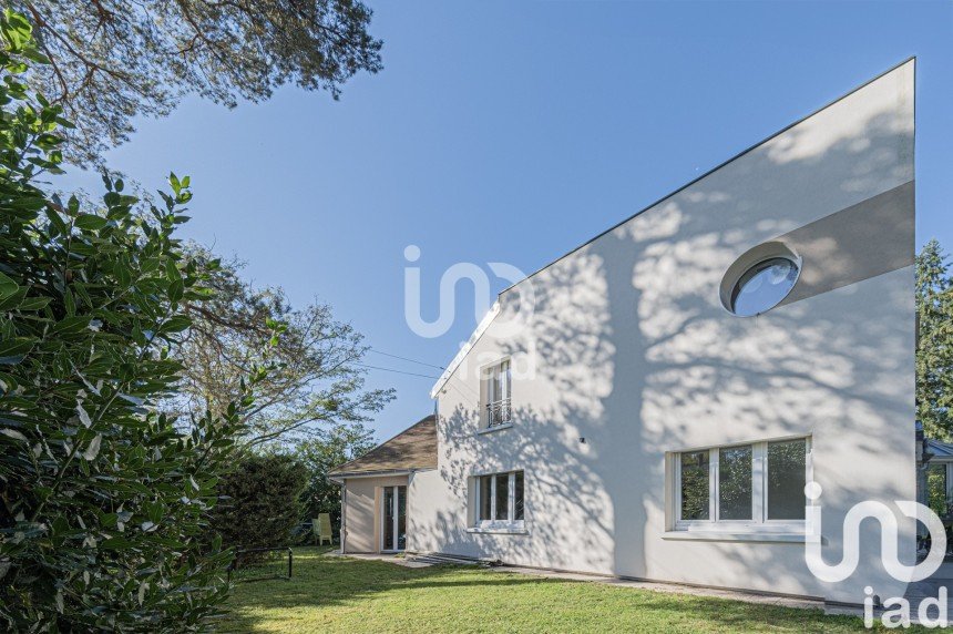 House 7 rooms of 195 m² in Pomponne (77400)