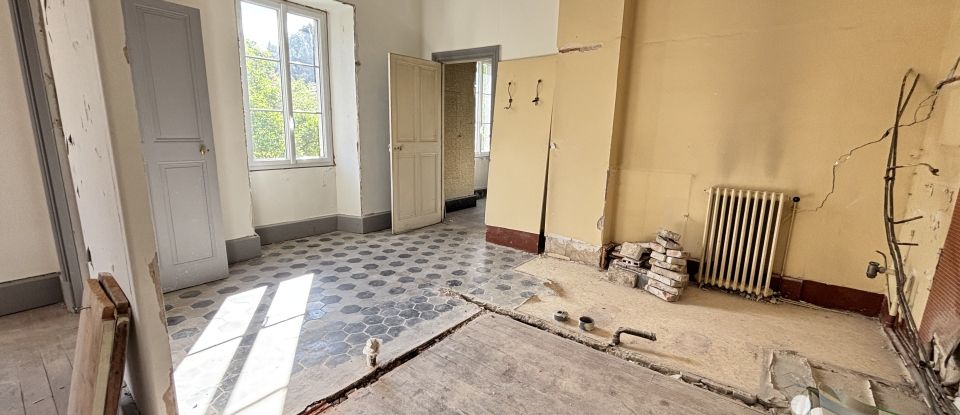 Appartement 5 pièces de 100 m² à Vals-les-Bains (07600)