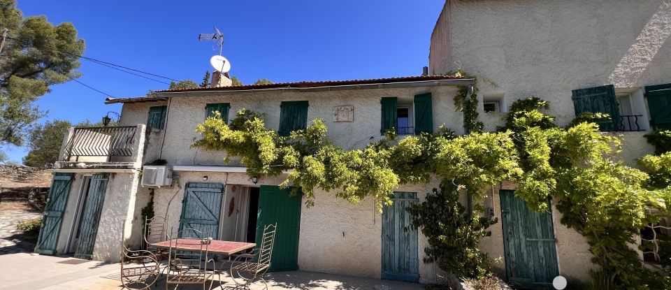 Maison traditionnelle 8 pièces de 190 m² à Le Beausset (83330)