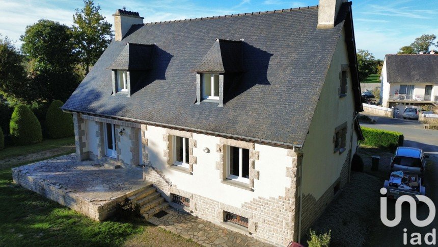 Maison traditionnelle 6 pièces de 141 m² à Plélan-le-Petit (22980)