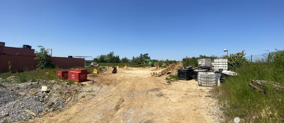 Land of 3,201 m² in Morcourt (02100)