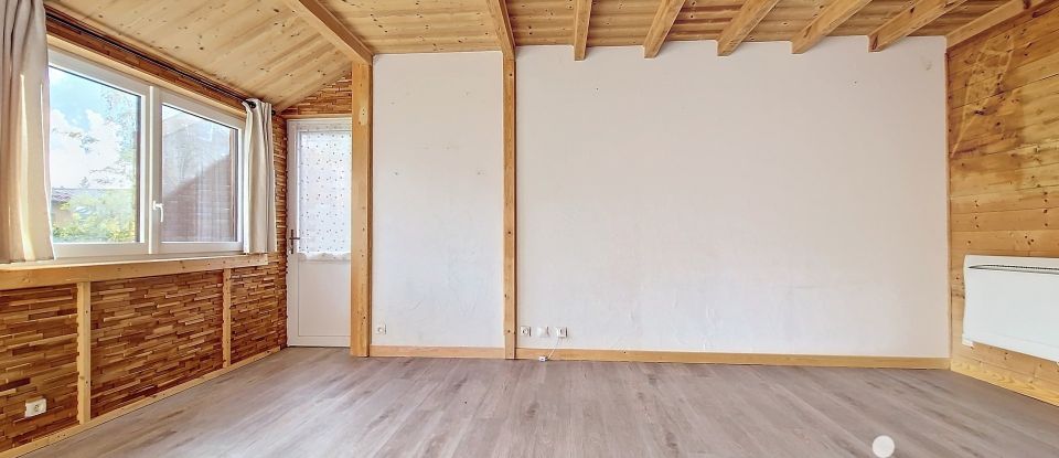 Maison 4 pièces de 105 m² à Les Rousses (39220)