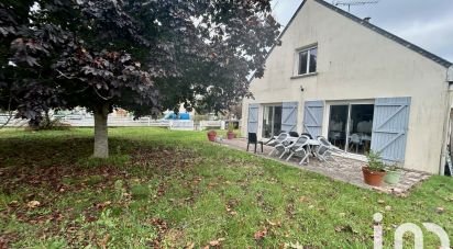 Village house 8 rooms of 162 m² in Varennes-sur-Loire (49730)