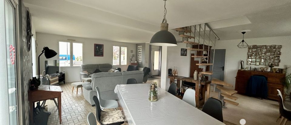 Maison de village 8 pièces de 162 m² à Varennes-sur-Loire (49730)