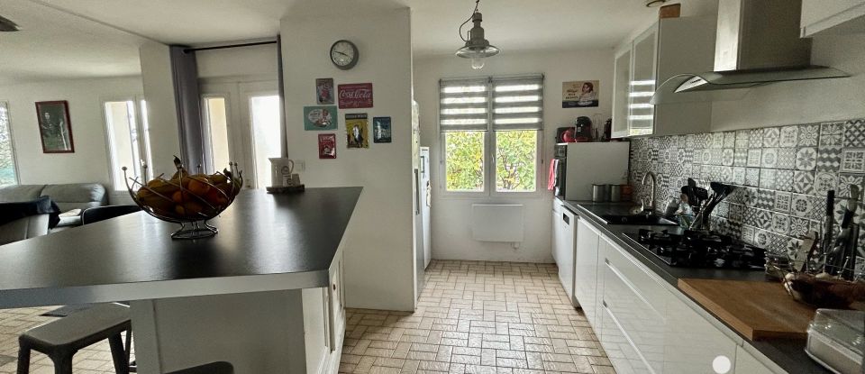 Maison de village 8 pièces de 162 m² à Varennes-sur-Loire (49730)