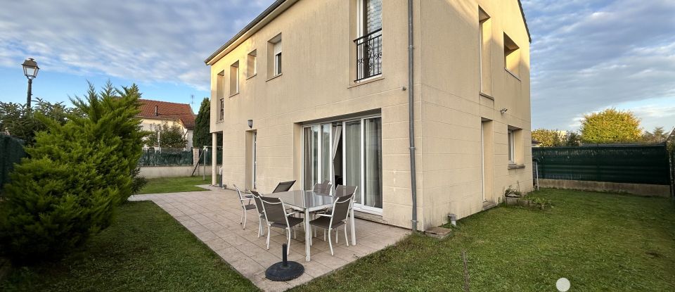 Maison traditionnelle 6 pièces de 134 m² à Montsoult (95560)