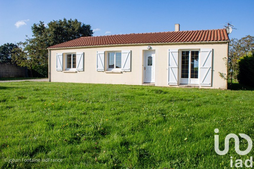 Traditional house 5 rooms of 111 m² in La Copechagnière (85260)