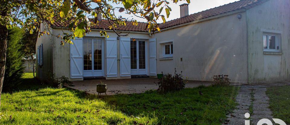 Traditional house 5 rooms of 111 m² in La Copechagnière (85260)