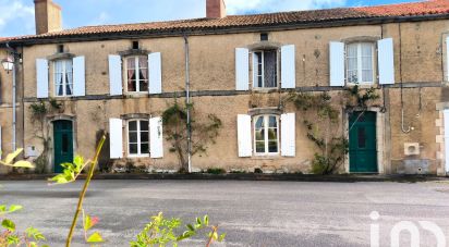 Village house 10 rooms of 308 m² in Moulismes (86500)