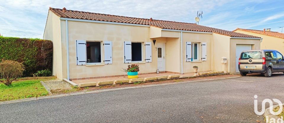 House 4 rooms of 95 m² in Chérac (17610)