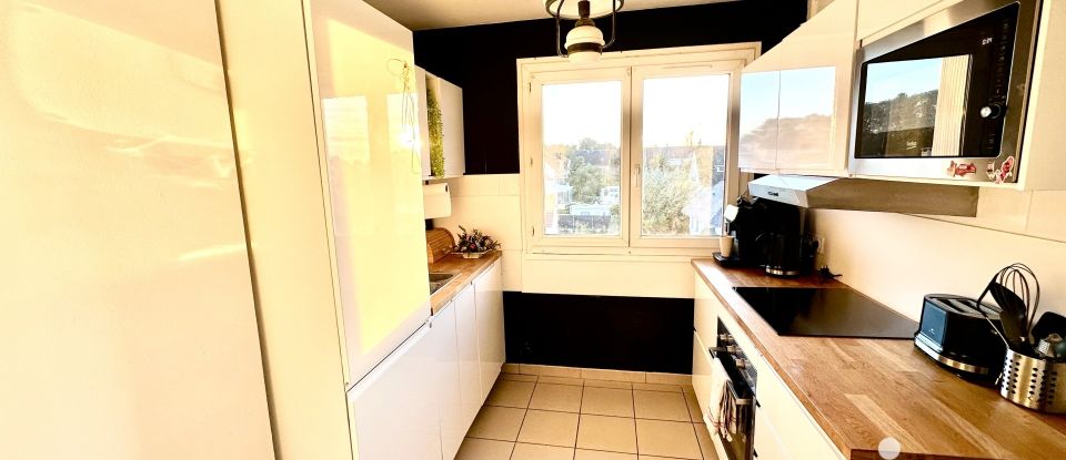 Appartement 4 pièces de 82 m² à Grandcamp-Maisy (14450)