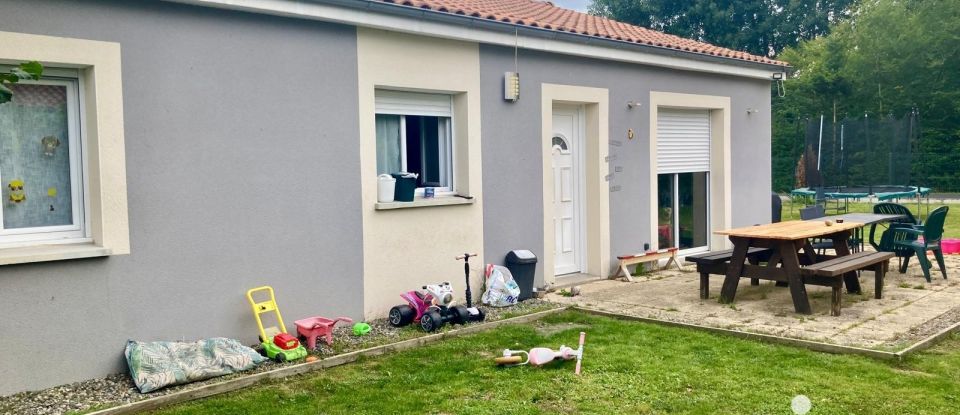 Pavillon 5 pièces de 110 m² à Sugères (63490)