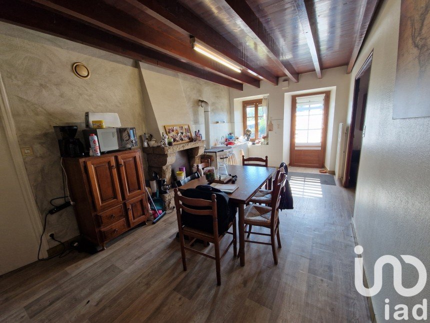 House 5 rooms of 71 m² in Rouillac (22250)