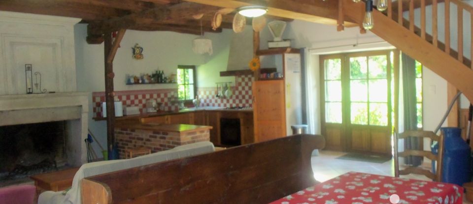 Longere 4 rooms of 132 m² in Croix-Chapeau (17220)