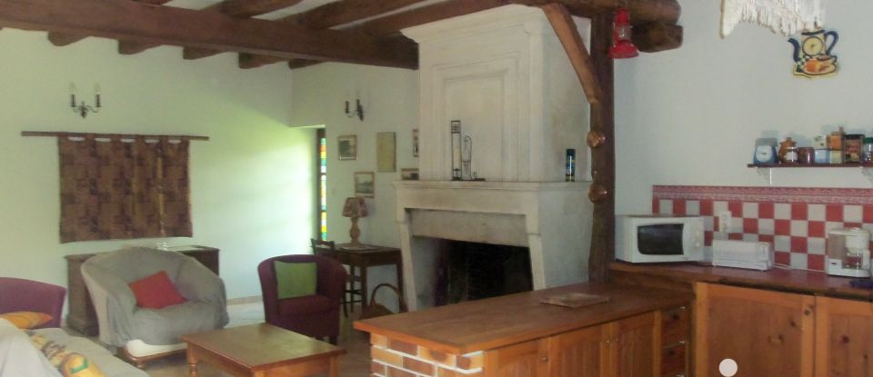 Longere 4 rooms of 132 m² in Croix-Chapeau (17220)