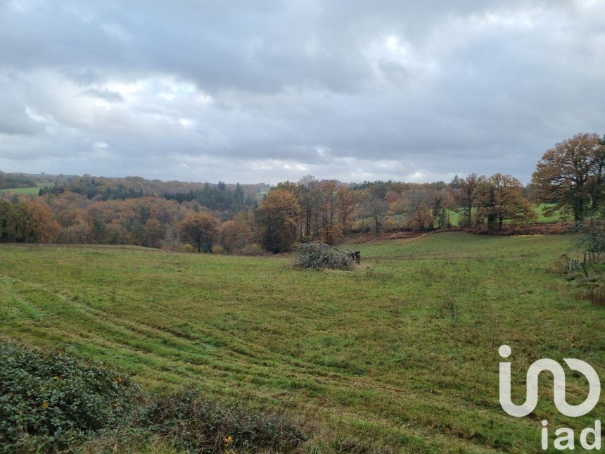 Land of 1,302 m² in Corrèze (19800)