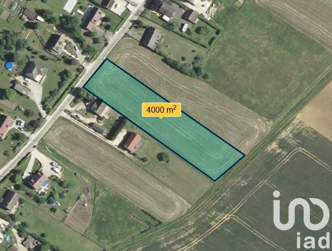 Land of 4,030 m² in Chevannes (89240)