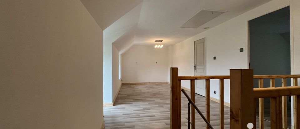 Longère 4 pièces de 133 m² à Saint-Broladre (35120)