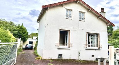 House 4 rooms of 247 m² in Fresnes (94260)