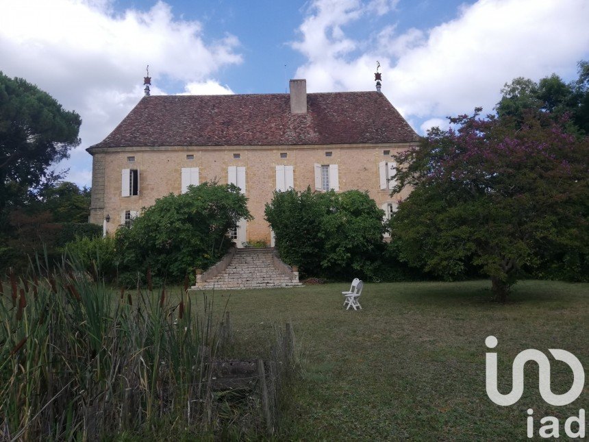 Château 10 pièces de 397 m² à Pezuls (24510)