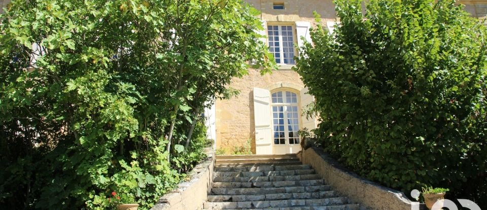 Château 10 pièces de 397 m² à Pezuls (24510)