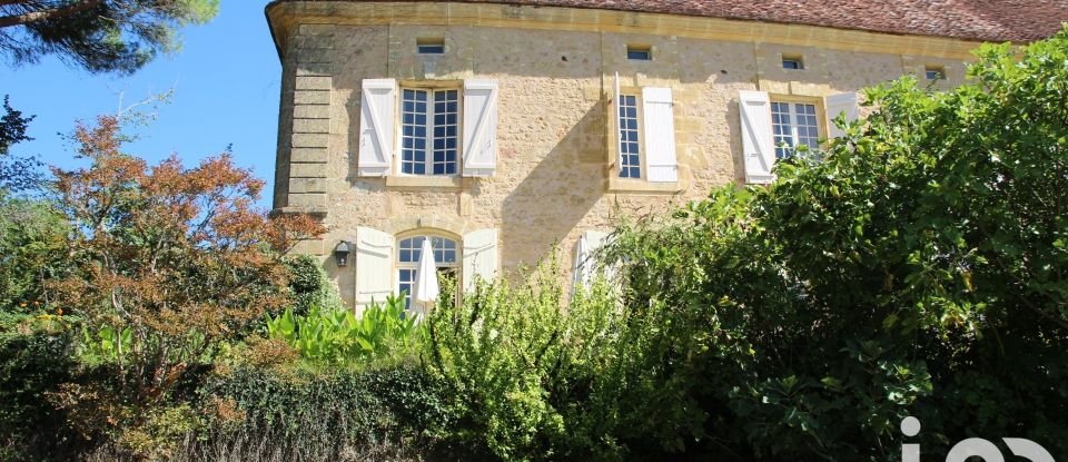 Château 10 pièces de 397 m² à Pezuls (24510)