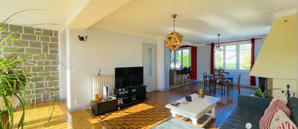 Maison 6 pièces de 198 m² à Cébazat (63118)