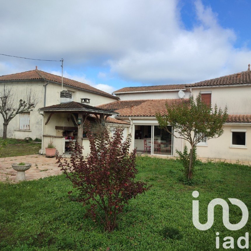 House 8 rooms of 224 m² in Archiac (17520)