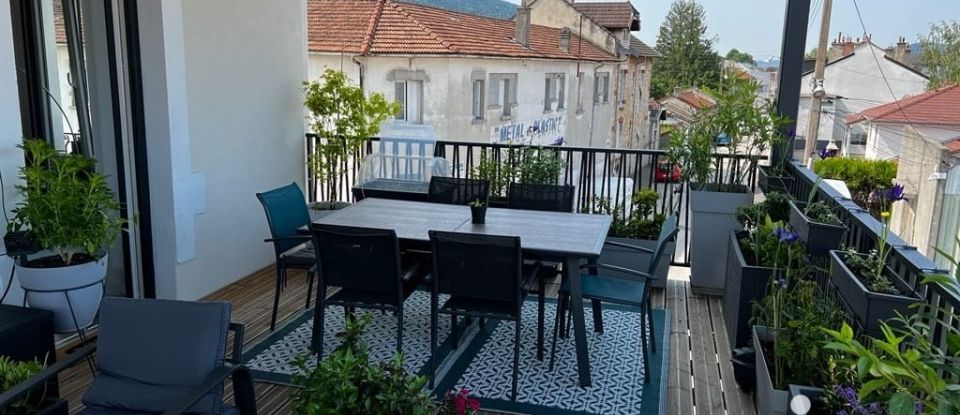 Appartement 4 pièces de 100 m² à Oyonnax (01100)