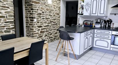 Traditional house 6 rooms of 125 m² in La Chapelle-des-Marais (44410)