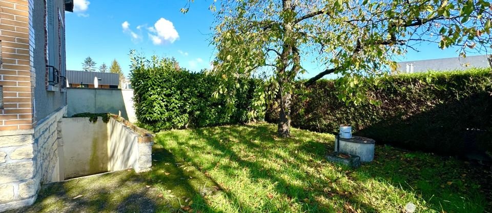 House 5 rooms of 95 m² in Sury-près-Léré (18240)