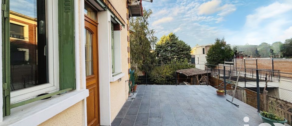 Maison traditionnelle 7 pièces de 122 m² à Colombes (92700)