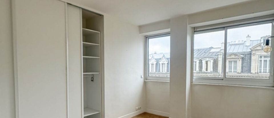 Appartement 4 pièces de 94 m² à Paris (75016)