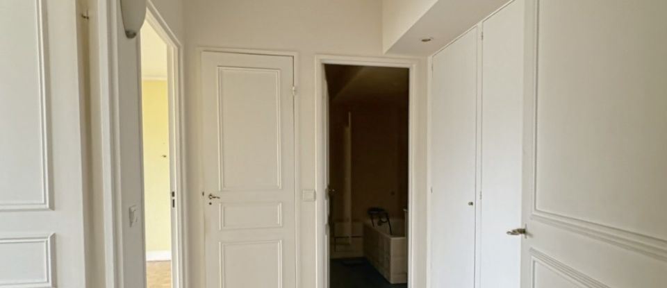 Appartement 4 pièces de 94 m² à Paris (75016)