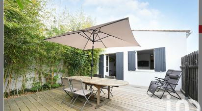 House 4 rooms of 66 m² in Rivedoux-Plage (17940)