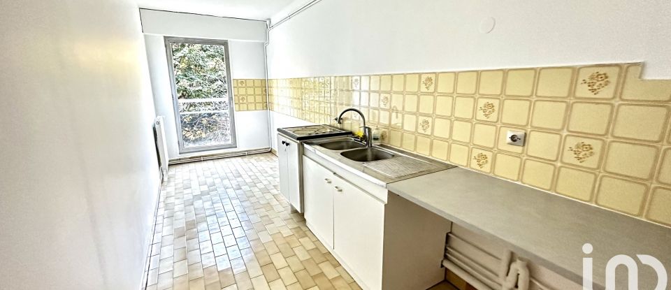 Appartement 3 pièces de 72 m² à Courbevoie (92400)