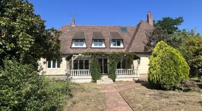 House 7 rooms of 231 m² in Chaumont-en-Vexin (60240)