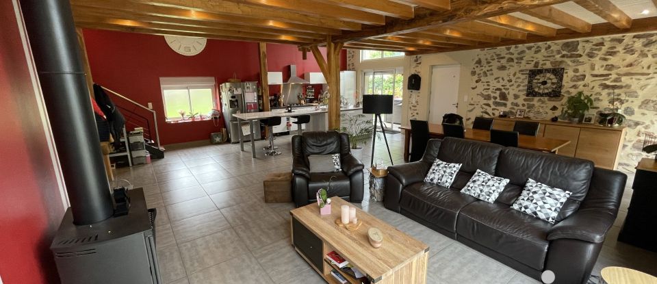 Longere 7 rooms of 191 m² in Saint-Junien (87200)