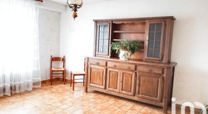 House 5 rooms of 105 m² in Niort (79000)