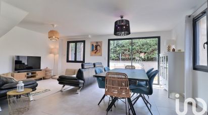 Pavilion 4 rooms of 100 m² in Saint-Maximin-la-Sainte-Baume (83470)