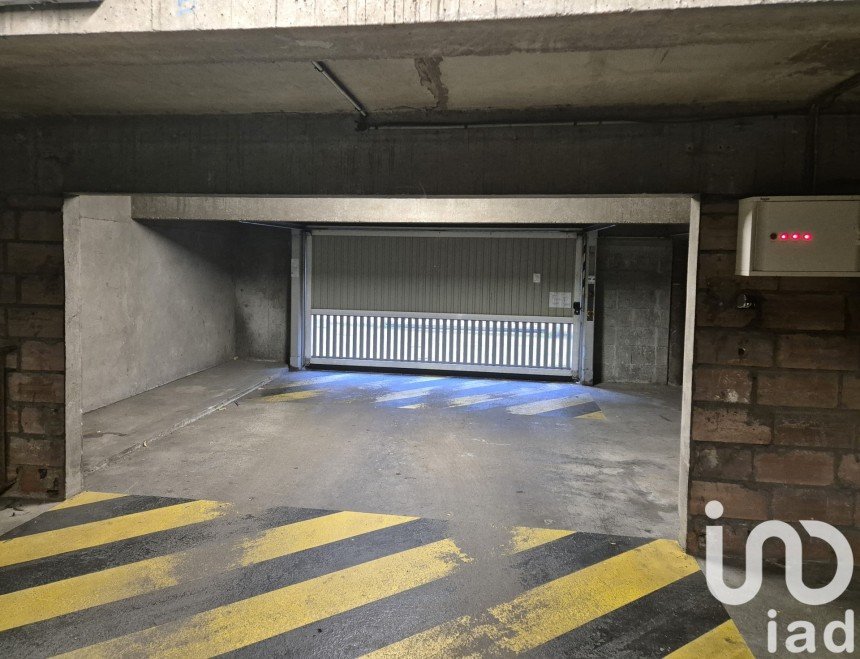 Parking/garage/box de 13 m² à Angers (49100)