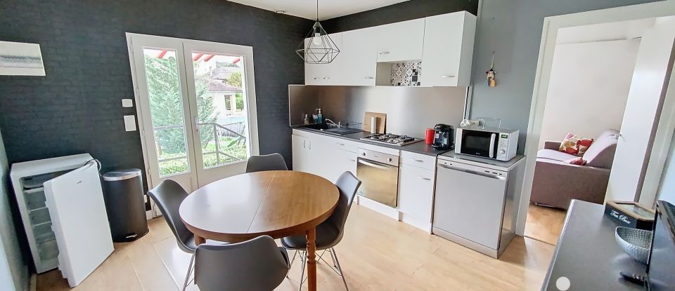 Maison 10 pièces de 263 m² à Terrasson-Lavilledieu (24120)