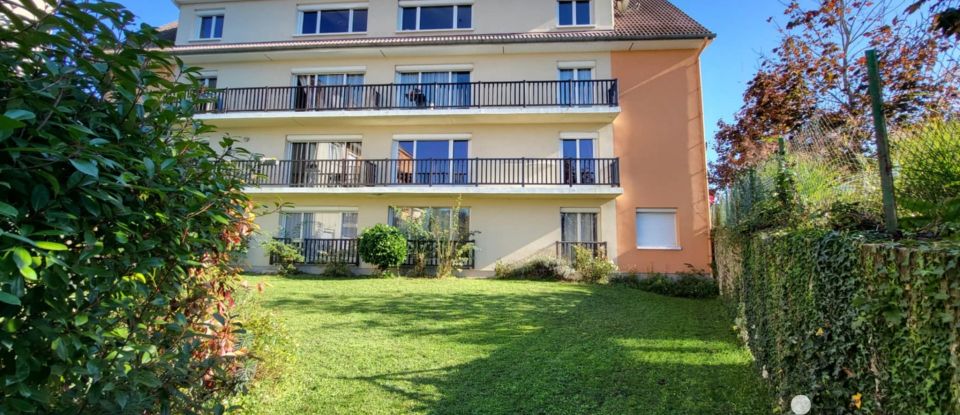 Apartment 3 rooms of 79 m² in Petit-Couronne (76650)