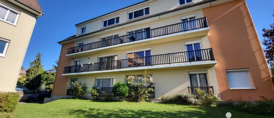 Apartment 3 rooms of 79 m² in Petit-Couronne (76650)