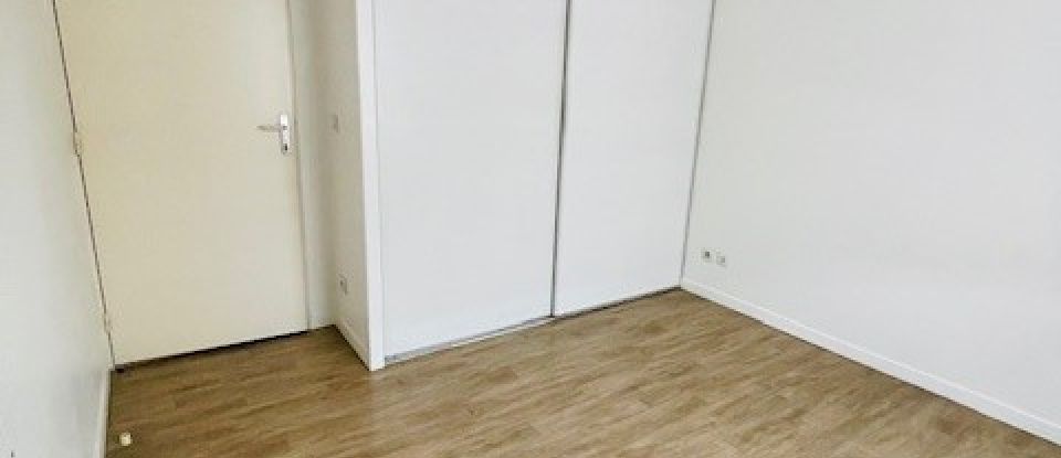 Appartement 2 pièces de 52 m² à Bordeaux (33300)