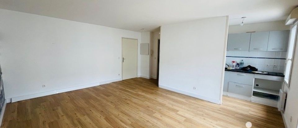 Appartement 2 pièces de 52 m² à Bordeaux (33300)