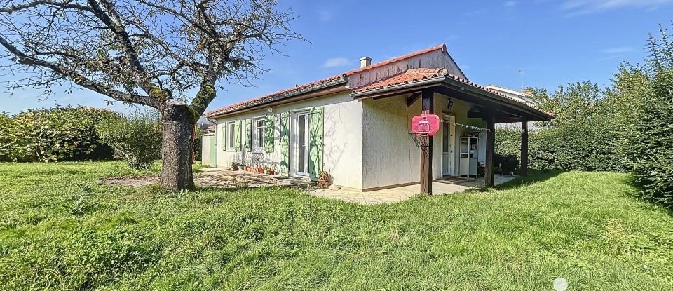 Traditional house 4 rooms of 80 m² in Bressols (82710)