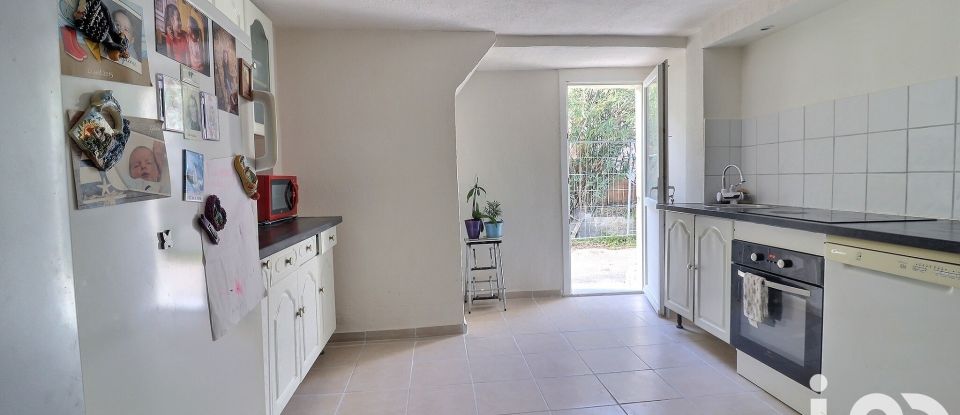 Village house 4 rooms of 80 m² in Marseille (13008)