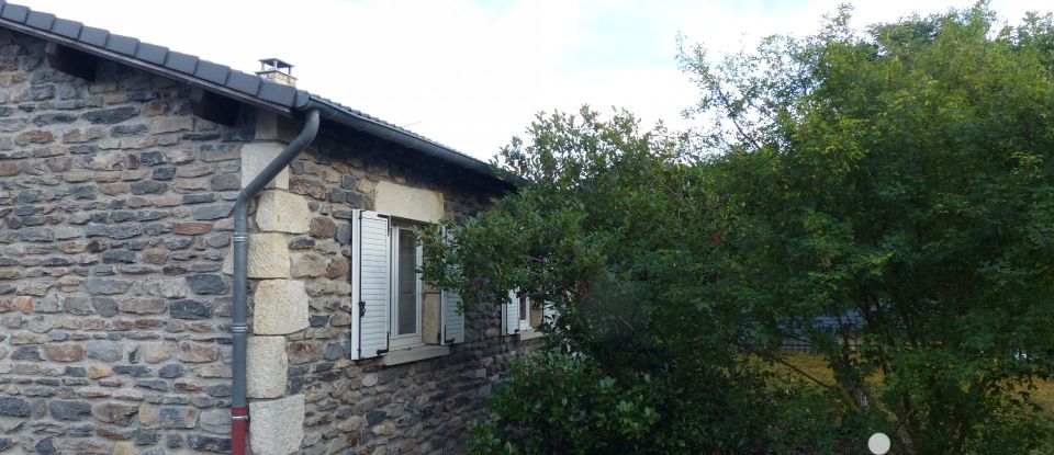 Maison 4 pièces de 135 m² à Saint-Pierre-Eynac (43260)