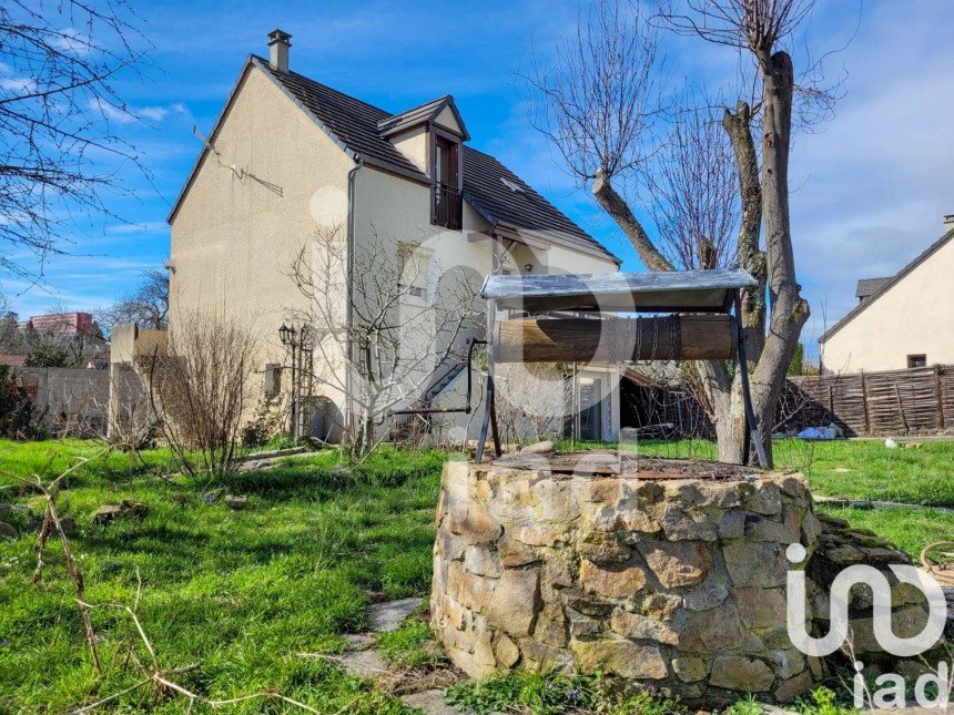 Maison traditionnelle 6 pièces de 136 m² à Montluçon (03100)